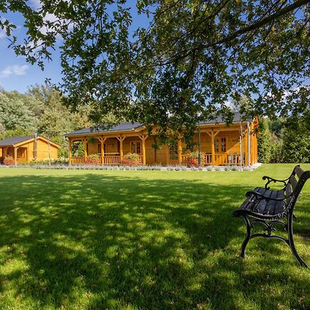 Hubertus Dwor Mysliwski Oppeln Exterior foto
