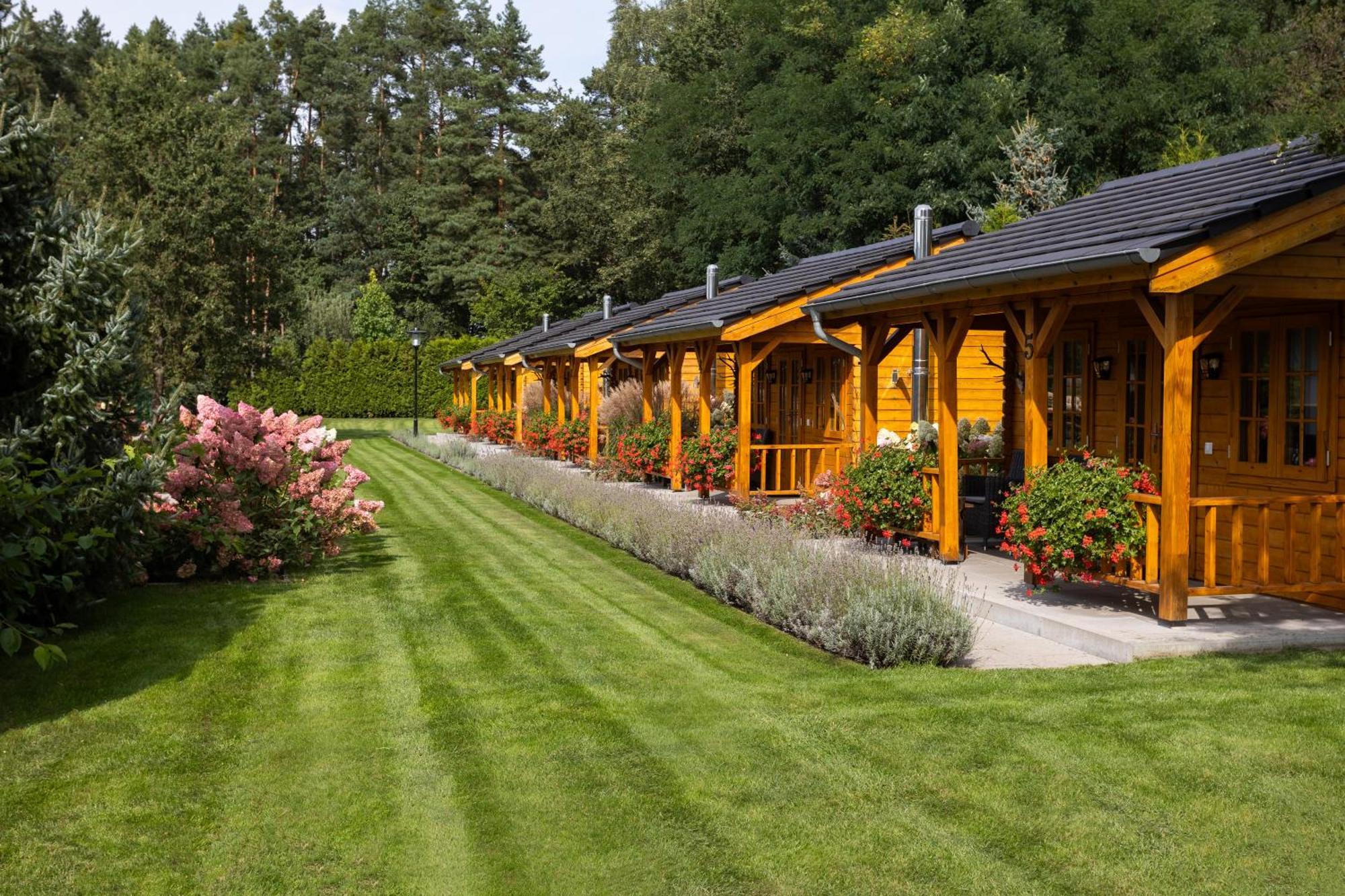 Hubertus Dwor Mysliwski Oppeln Exterior foto