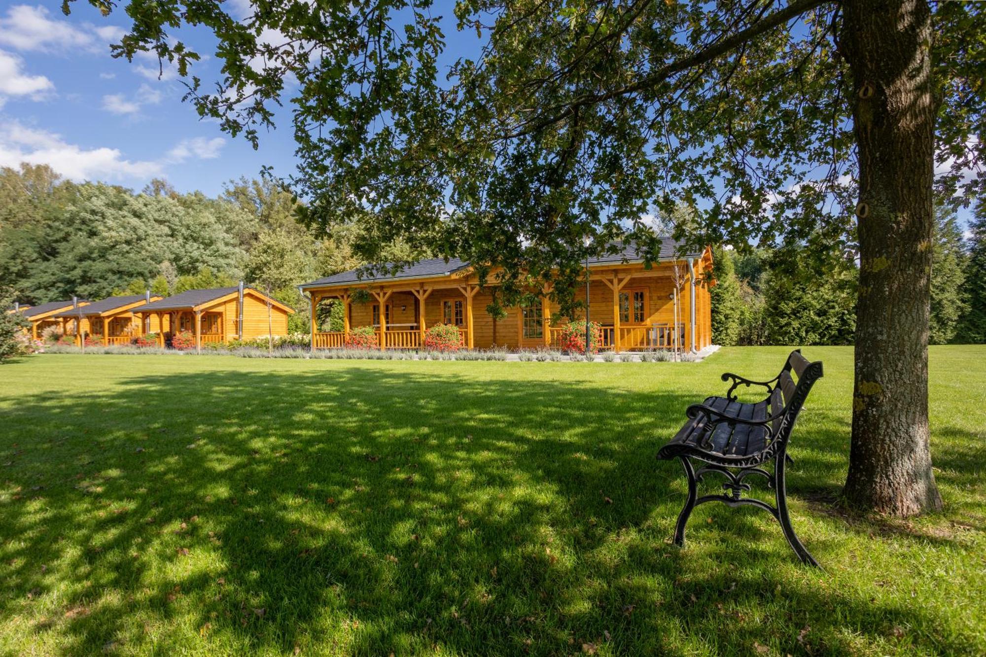 Hubertus Dwor Mysliwski Oppeln Exterior foto